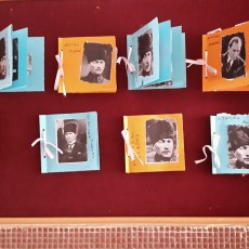 Atatürk Fotoğraf Albümü: 12 Kapaklı Küçük Kitapçıklar