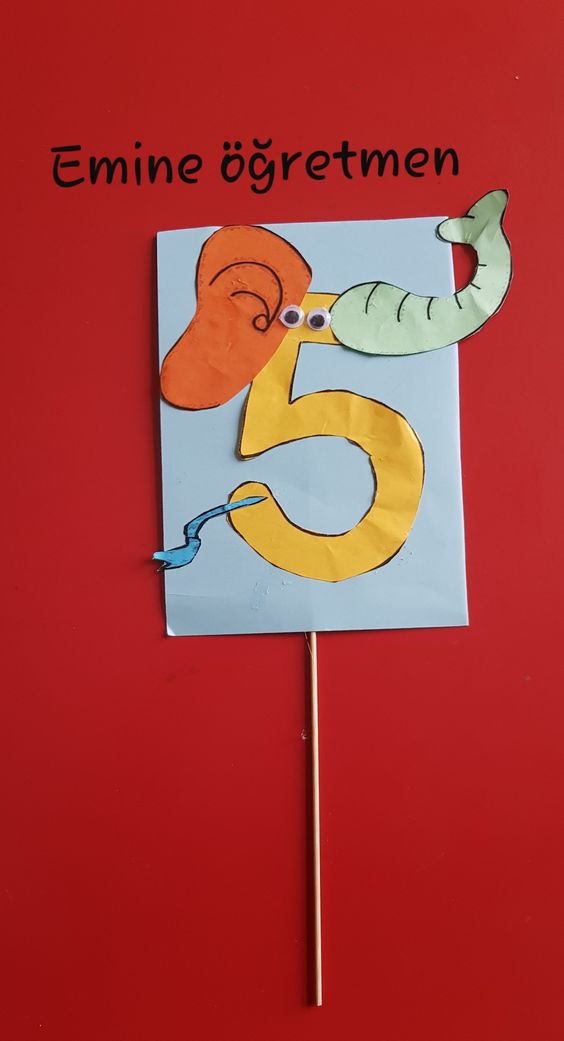 Eğitici El İşi Kartı: 5 Rakamı ve Eğlenceli Hayvan Figürü