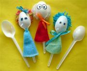 plastik-kaşıktan-bebek-yapımı